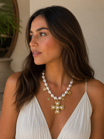 Collar cruz y perlas