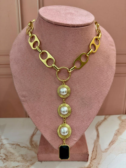 Collar oro la montado