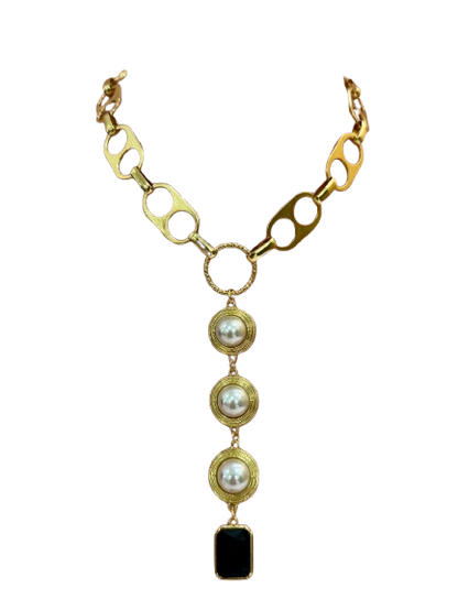 Collar oro la montado